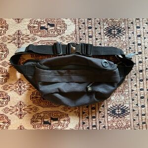 Waterfly crossbody fanny pack bag with interior zippered pockets and waist clip